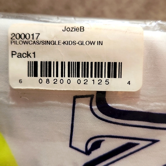 New 'Love You To the Moon and Back' Glow in the Dark Standard Pillowcase - Picture 5 of 6